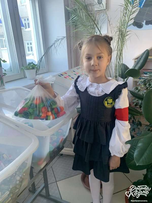 Сегодня я сдала пробки от бутылок на переработку.