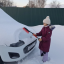 Помогла дяде почистить машину от снега 0