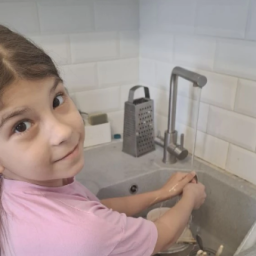 Помыла посуду