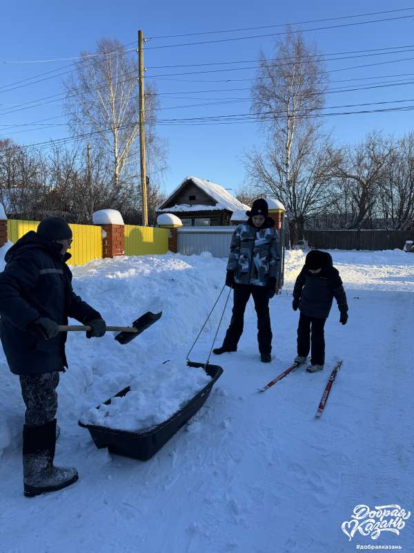 Снежный патруль на лыжах: порядок в деревне обеспечен!