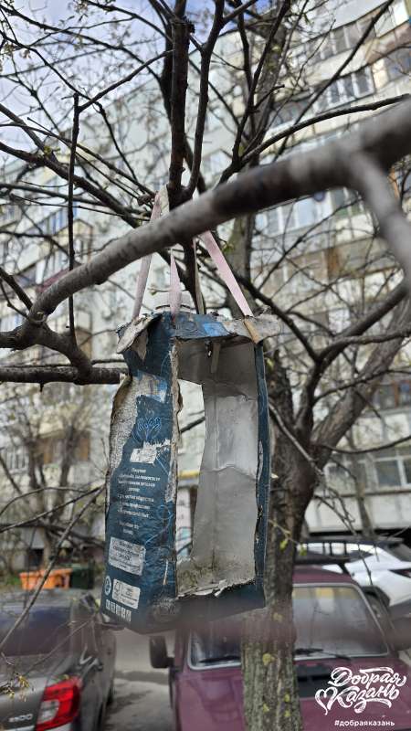 Кормушка из коробки