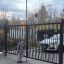 Помогаю с воротами во дворе 0